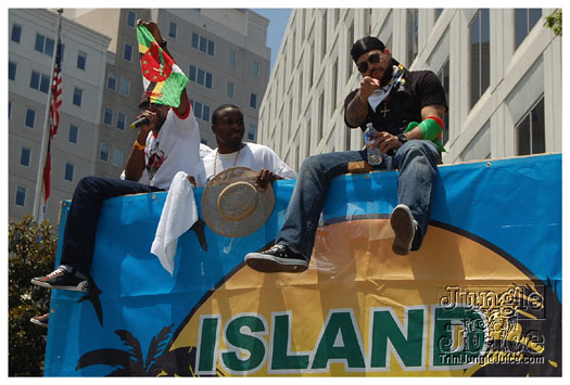 atl_carnival_parade_2011_part2-183