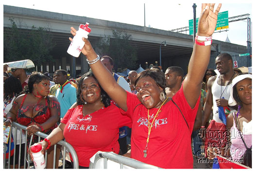 atl_carnival_parade_2011_part2-212