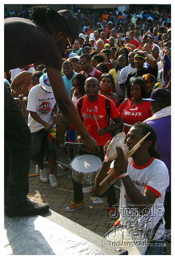 atl_carnival_parade_2011_part2-226