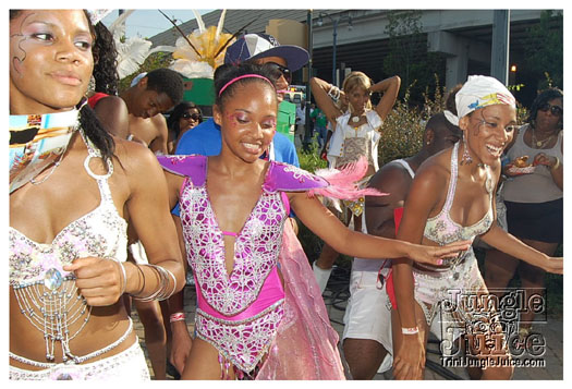atl_carnival_parade_2011_part2-228