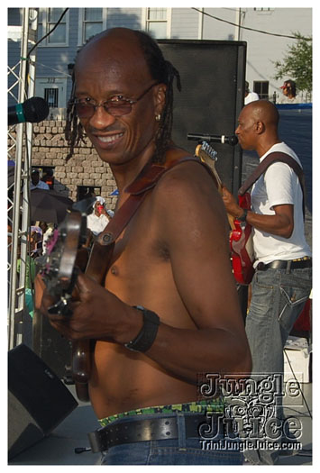 atl_carnival_parade_2011_part2-230