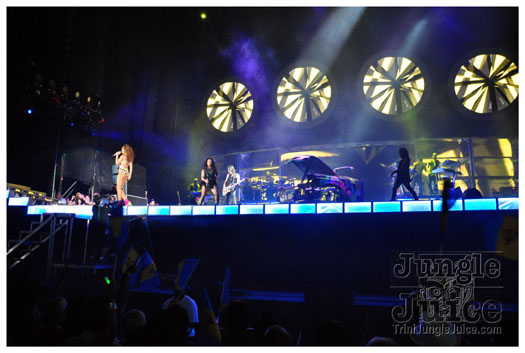 rihanna_loud_tour_2011-194