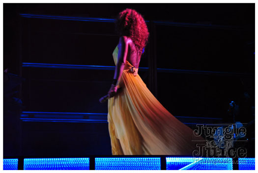rihanna_loud_tour_2011-268