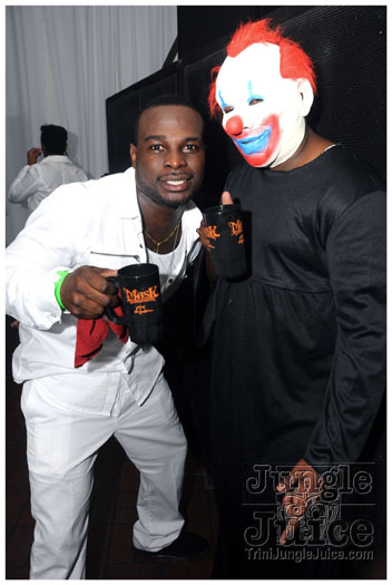 mask_halloween_2011-075