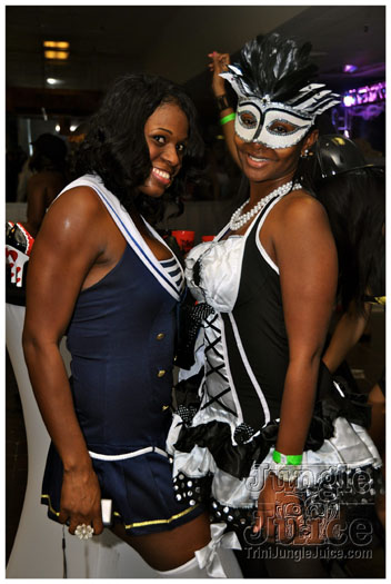 mask_halloween_2011-180