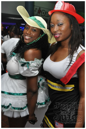 mask_halloween_2011-219