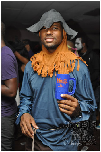 mask_halloween_2011-236