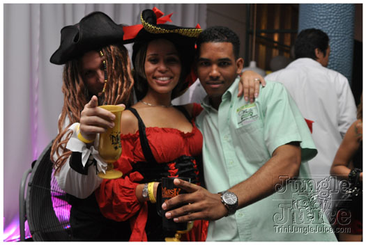 mask_halloween_2011-260