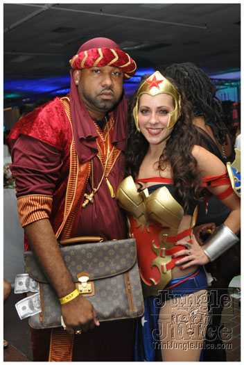 mask_halloween_2011-265