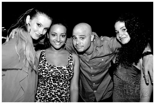 colour_me_red_2011-295